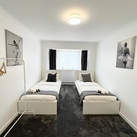 ホテルStunning Flat In Greater ロンドン エクステリア 写真