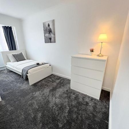 ホテルStunning Flat In Greater ロンドン エクステリア 写真